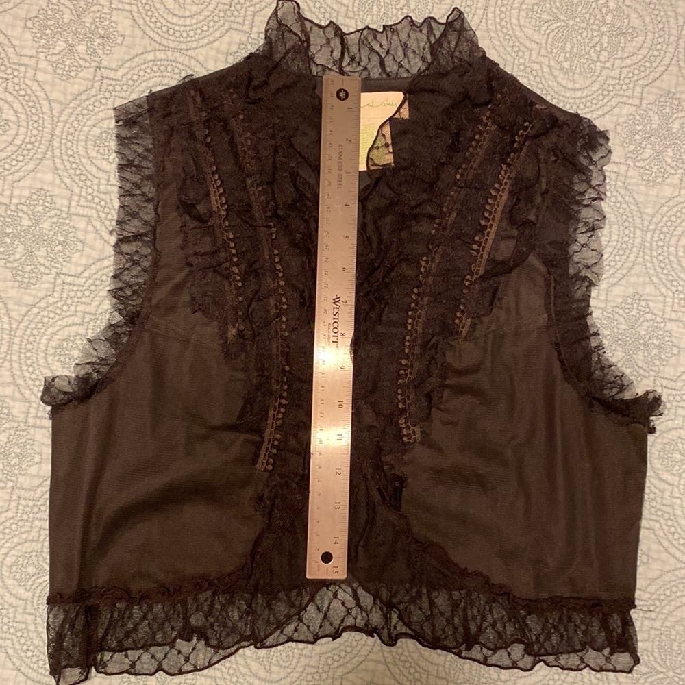 Staring at Stars from Urban Outfitters Lace & Mesh Vest - Picture 3 of 5